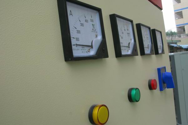 临翔配电箱-3683讲讲配电箱的操作和检修步